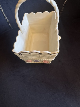 Lenox Handled Basket Porcelain Butterfly Flowers and 24K Gold  Trim #62 VV MTS