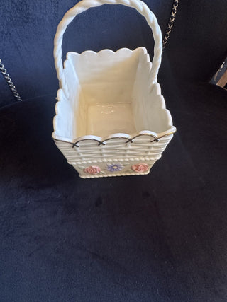 Lenox Handled Basket Porcelain Butterfly Flowers and 24K Gold  Trim #62 VV MTS
