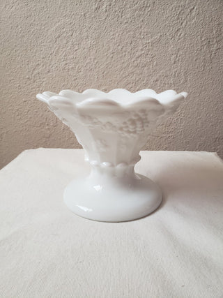 Westmoreland Milk Glass Grape Epergne Stand Vtg -lv|97689
