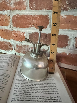 Vintage 51/2"pump oil/water sprayer F&M|91735