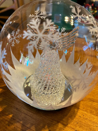 Light Up Glass Globe w/Angel. RSV|123782