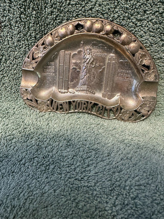 New York Souvenir Metal Ashtray World Trade Center, Liberty, Empire State MTS