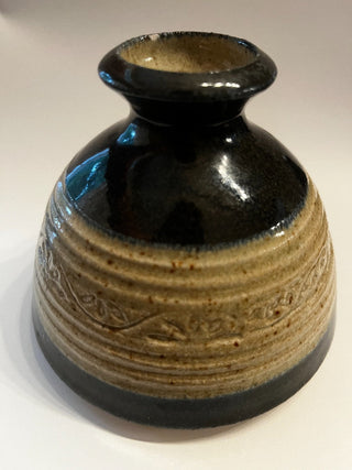 Small pottery vase blue & tan "Mayhanr 17"