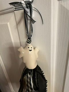 Ghost salt shaker tassel