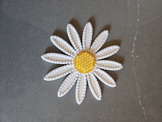 Daisy Sparkle Wood Magnet