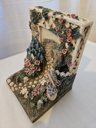 Ornate Cottage Garden Resin Bookend