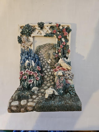 Ornate Cottage Garden Resin Bookend