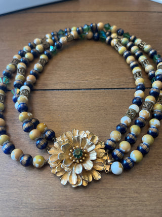 Flower necklace