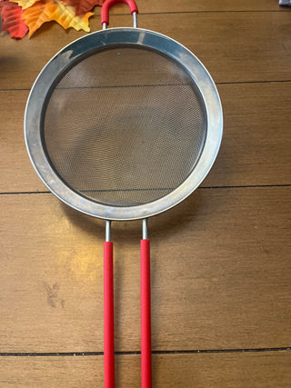 Hand strainer