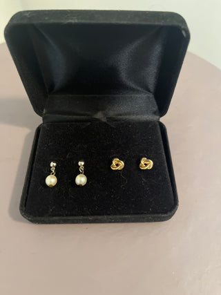 2 earring sets in velvet box