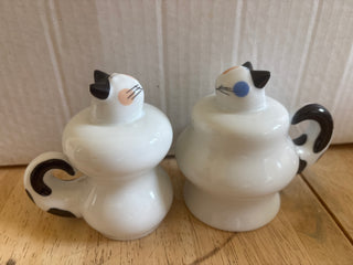 Signed Villory & Boch Cat Salt & Pepper Set