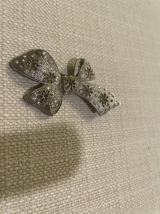 Vintage Silvertone brooch bow
