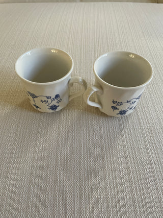 Vintage Churchill Finlandia Made In England Coffee Mug Blue & White