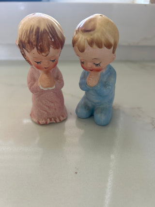 Vintage Lefton Praying Children salt&pepper shakers