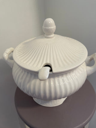 Heating soup tureen