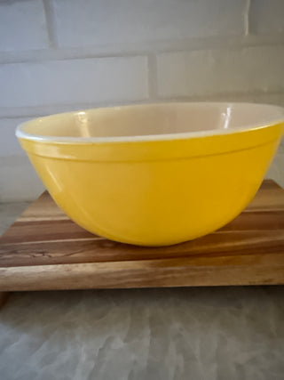 Vintage Primary Yellow Pyrex 403