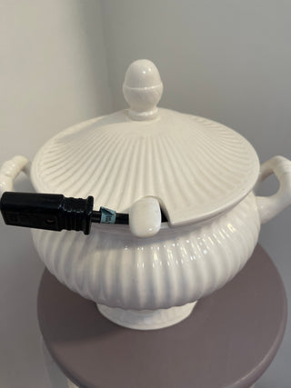 Heating soup tureen