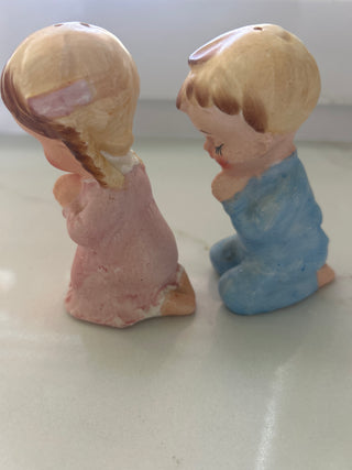 Vintage Lefton Praying Children salt&pepper shakers