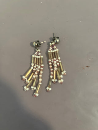 Purple/white bead dangling earrings