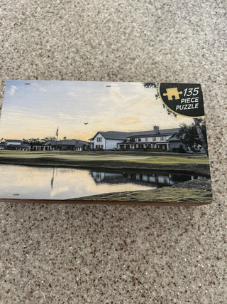 135 piece Pelican golf club puzzle in wood box