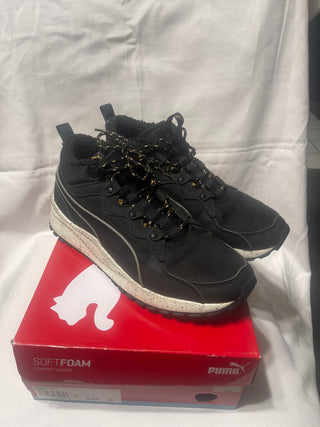 Black men's Puma shoes