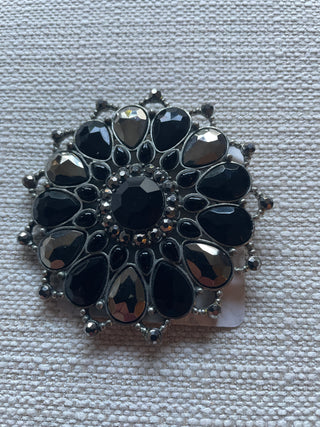 Vintage sunflower design brooch 3”
