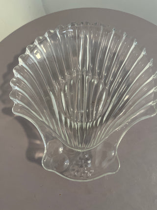 Vintage scallop shell clear glass dish