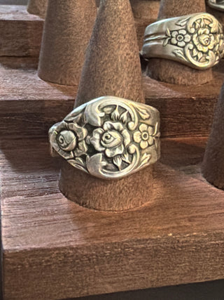 Vintage floral spoon ring size 6.5