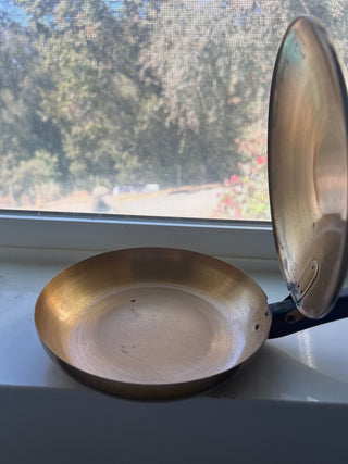 VTG MID CENTURY SAXTON INC CA BRASS PAN W HANDLE