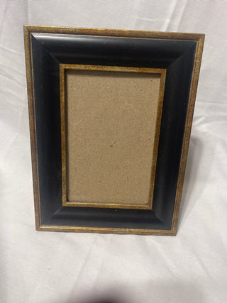 Gold and black 5 x 7 frame