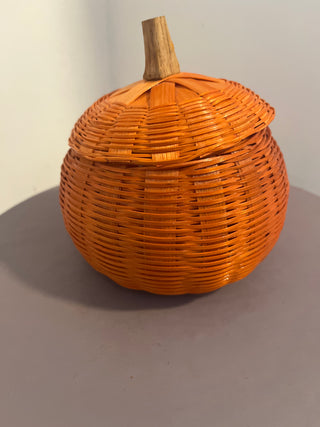 Woven pumpkin basket with lid