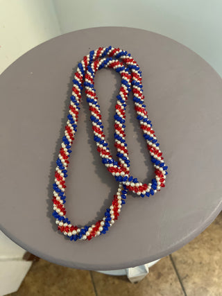 Red white blue bead nevklace