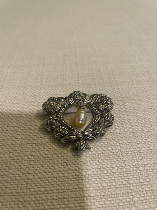 Vintage romantic, renaissance brooch, Avon