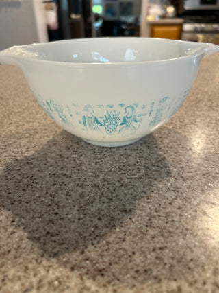 VTG Pyrex Amish Butterprint Cinderella 1-1/2 PT mixing bowl