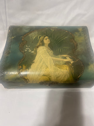 Wood green box with Lady on top