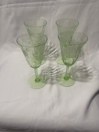 Green depression, glass wine glasses, set up four