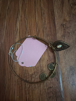 Angel wing charm bracelet