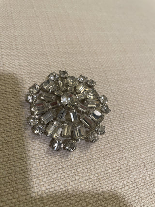 Vintage Silvertone brooch, beautiful rhinestone setting