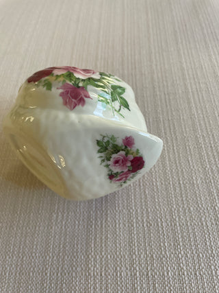 Formalities By Baum Brothers Porcelain Swan Figurine/Planter