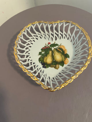 Porcelain dish w/fruit