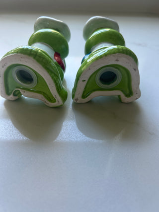 Alligators Crocodile CHEF Pitchfork Salt & Pepper Shakers
