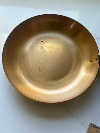 VTG MID CENTURY SAXTON INC CA BRASS PAN W HANDLE
