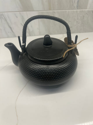 Black tea pot