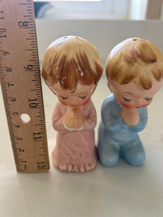 Vintage Lefton Praying Children salt&pepper shakers