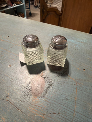 Salt and pepper shaker set, mini