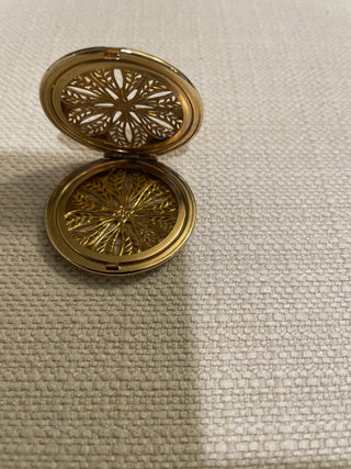 Pocket locket fragrance holder