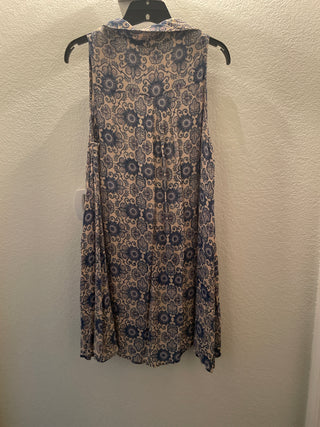 EN crème dress blue floral