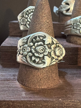 Vintage floral spoon ring size 6