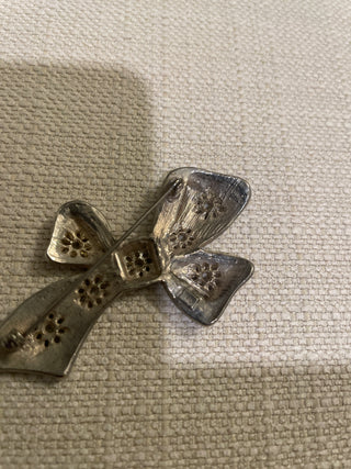 Vintage Silvertone brooch bow