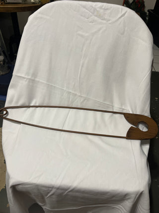 large safety pin